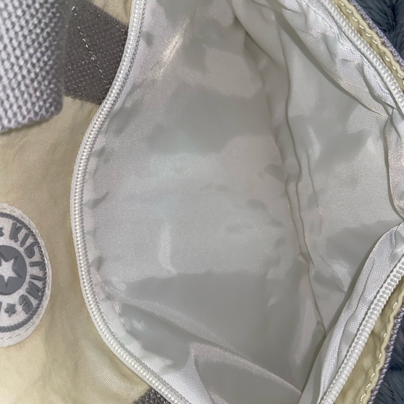 Kipling Klara Handbag Crossbody Pearl White / Gray - Picture 4 of 9